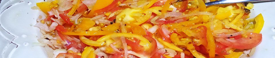 Uzbekiškos pomidorų ir svogūnų salotos