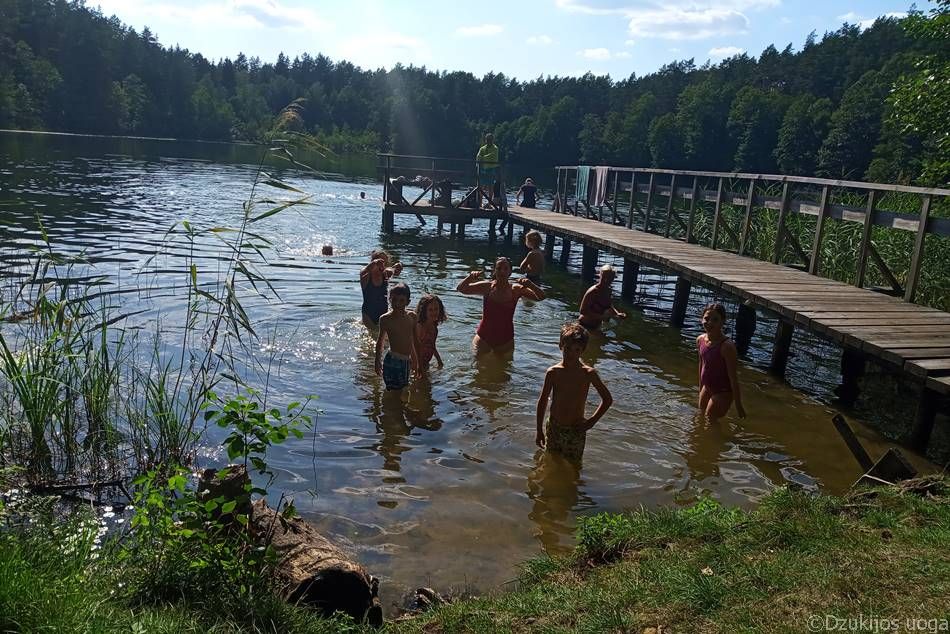 חגים עם ילדים ליד האגם בליטא - שחייה - "Dzūkijos uoga"